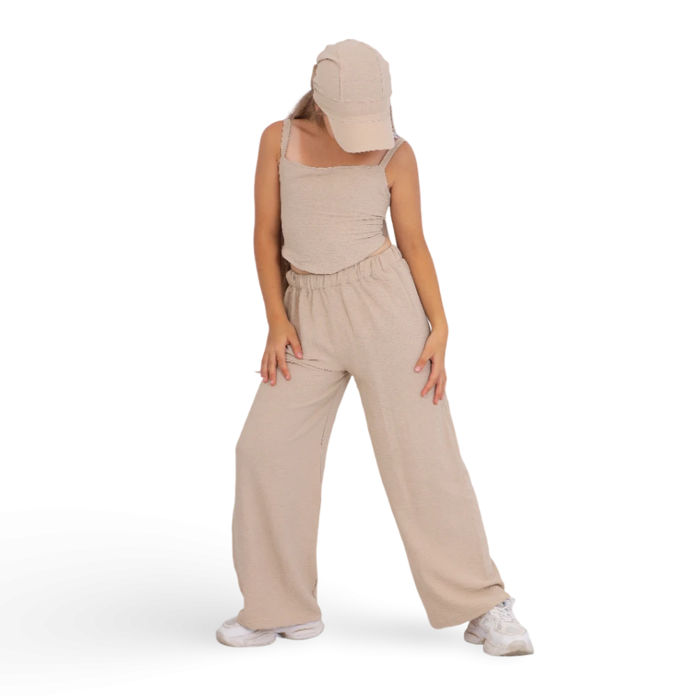 CY girls' set with classic colors and unique design.